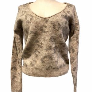 Abercrombie & Fitch Leopard Print Sweater size S